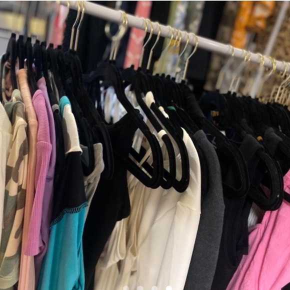 5 pieces lot WINTER MYSTERY WOMEN CLOTHING BOX pcs - Picture 11 of 11